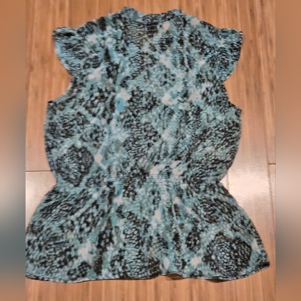 NWOT Alfani Patterned Ruffle Top - Picture 6 of 7
